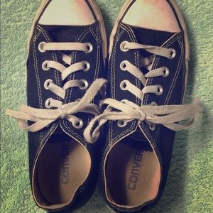 🌼Girl’s Converse shoes🌼